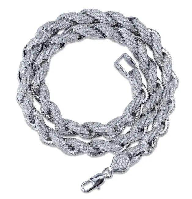 Unleash Sparkle: Stunning Diamond-Studded Silver Chain - Estalios
