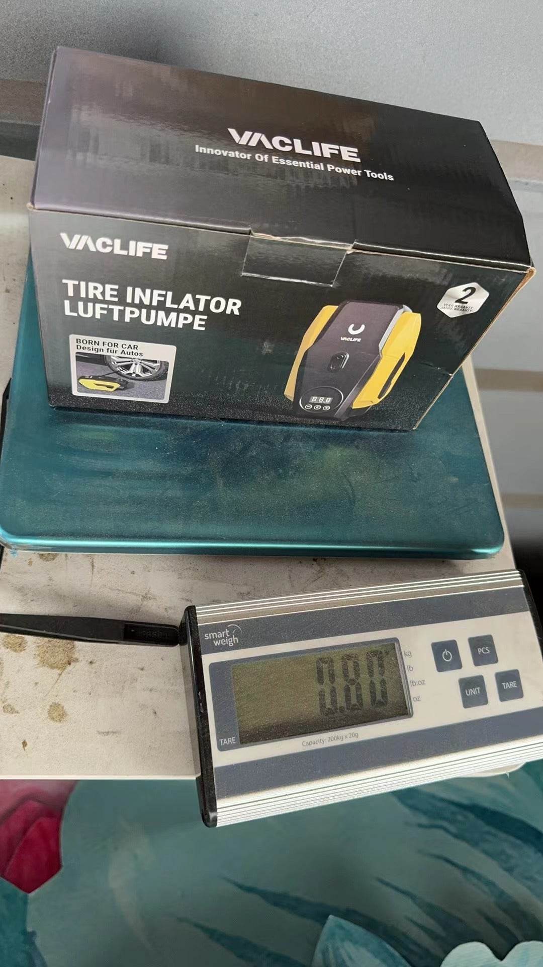 Tire Inflator Portable Air Compressor Pump with LED Light - Estalios