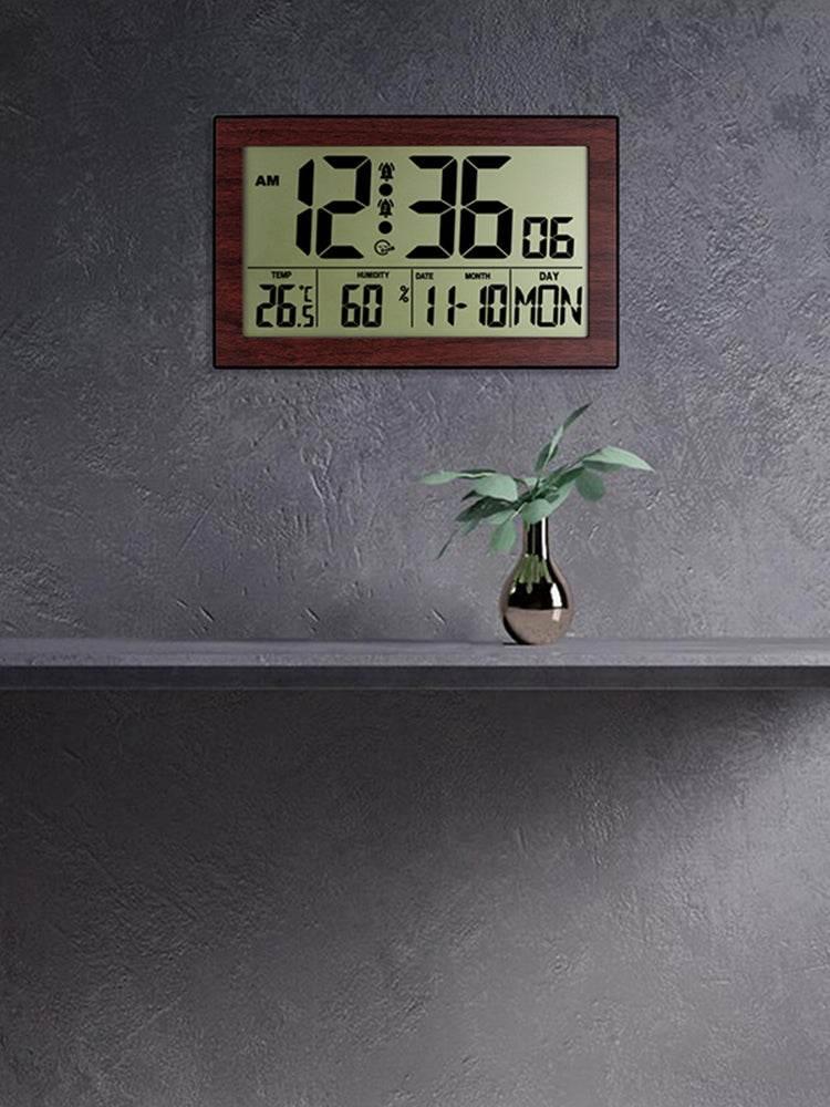 Dynamic Wood Digital Clock with Smart Climate Sensing - Estalios