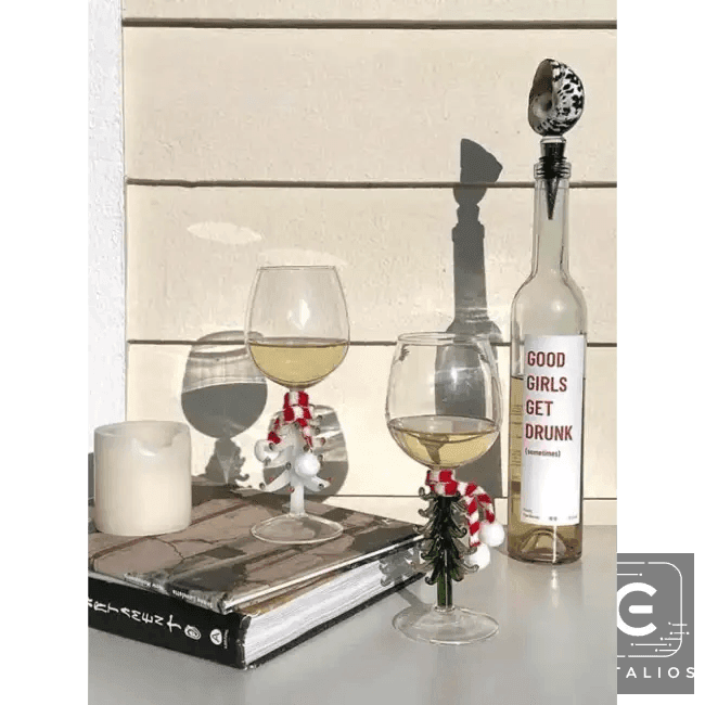 Cheerful Christmas Wine Glass Set for Festive Celebrations - Estalios