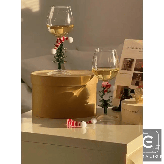 Cheerful Christmas Wine Glass Set for Festive Celebrations - Estalios