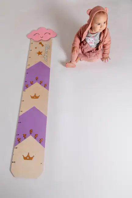 Princess Playroom Magic: Cozy Chair with Growth Charts - Estalios