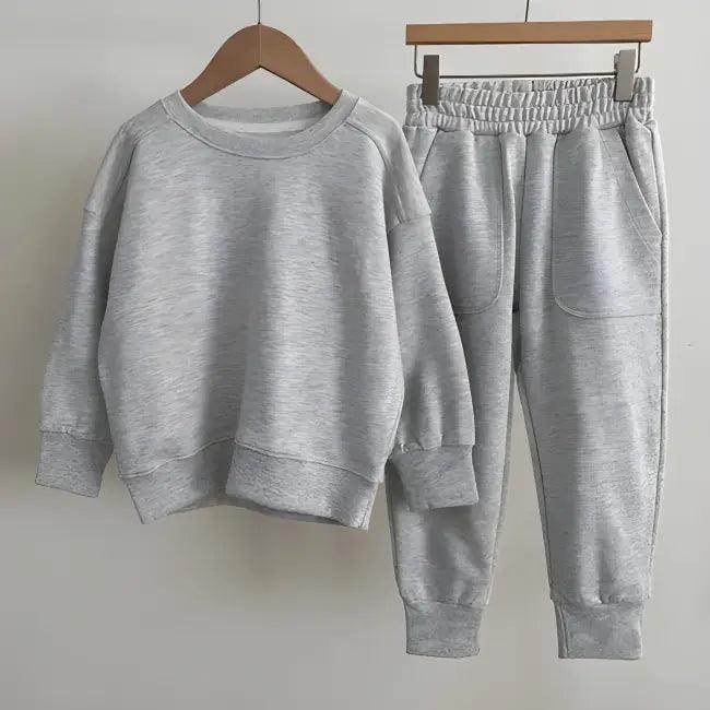 Cozy Mauve Matching Sweatshirt and Sweatpants Set for Kids - Estalios