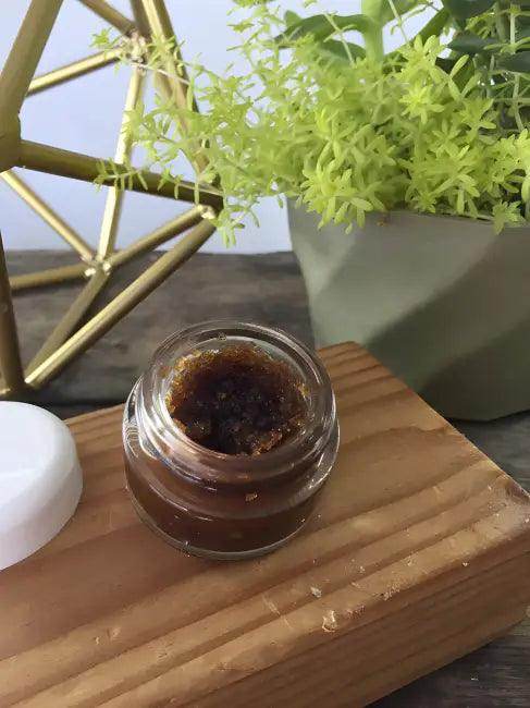 Unleash Your Chocolate Glow with Nourishing Lip Scrub - Estalios