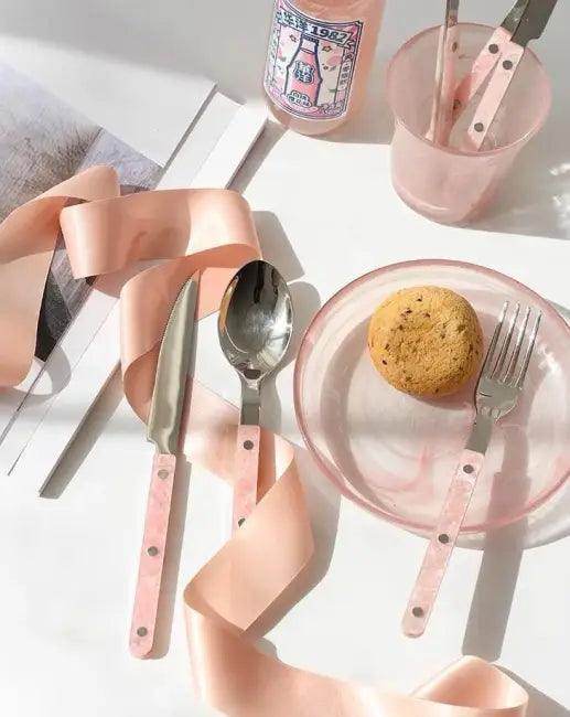 Chic Pink Perfection Cutlery and Plate Set for Elegance - Estalios