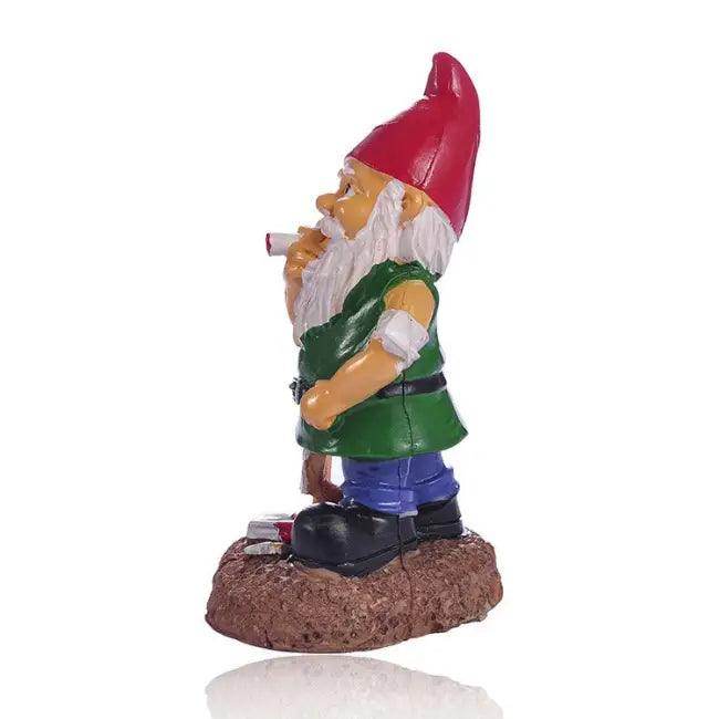 Epic Smoking Garden Gnome Figurine for Unique Décor - Estalios