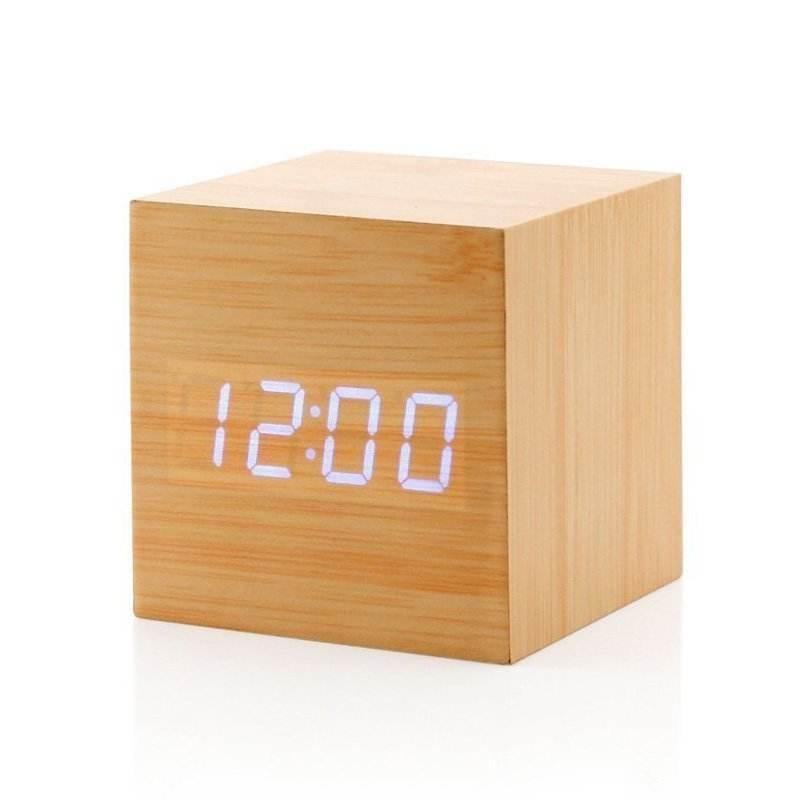 Unleash Time Style with the Bold Wooden Cube Clock - Estalios