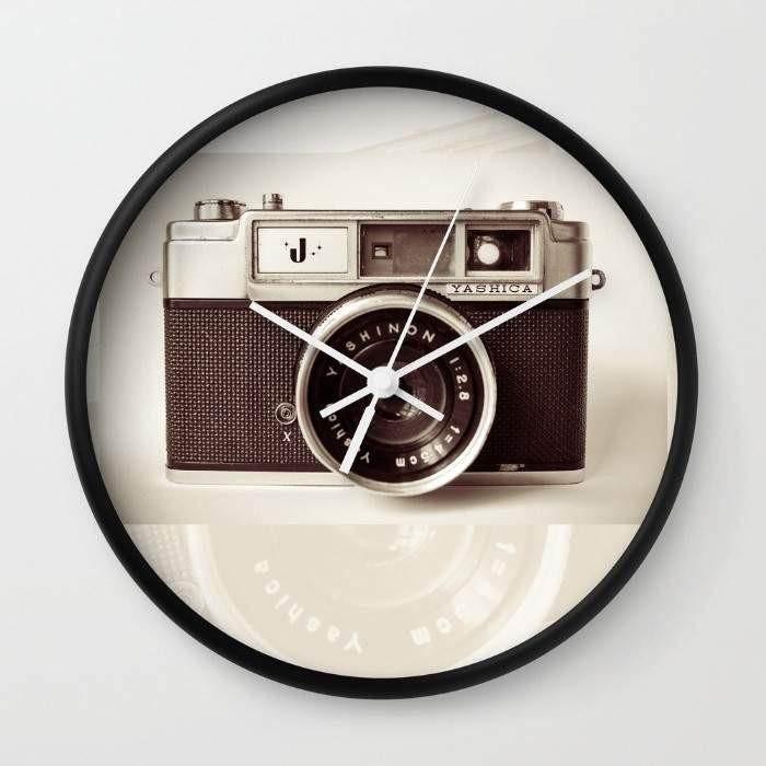 Vintage Camera Wall Clock for Retro Home Decor - Estalios