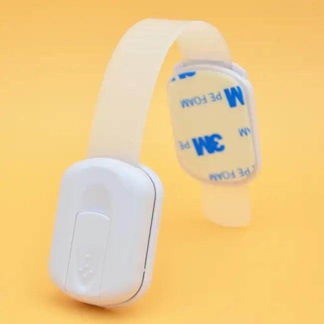 Bright and Bold White Child Safety Lock for Secure Homes - Estalios