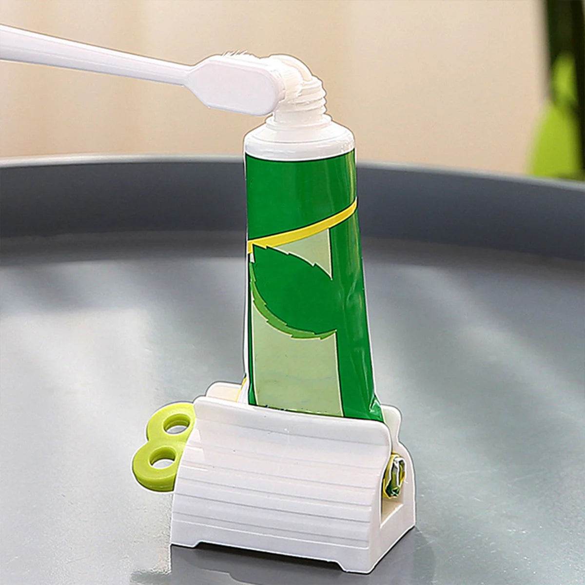 Efficient Toothpaste Tube Squeezer for Hassle-Free Use - Estalios