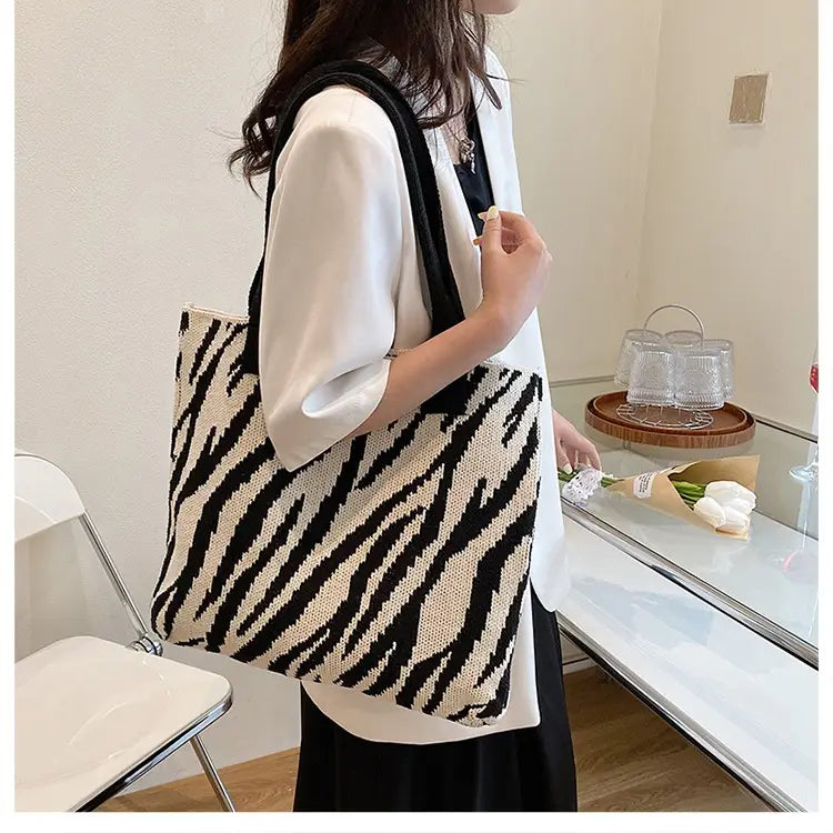 Tote New Large Capacity Single Shoulder Zebra Pattern Knitted Bag Women