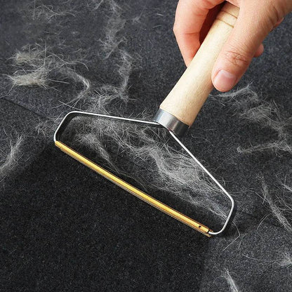 Portable Pet Hair Remover Brush for Easy Fabric Cleaning - Estalios