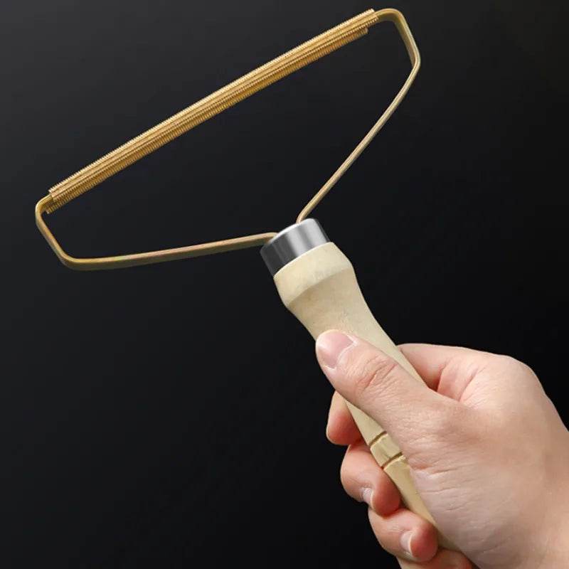 Portable Pet Hair Remover Brush for Easy Fabric Cleaning - Estalios