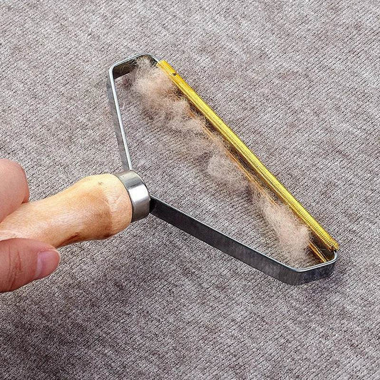 Portable Pet Hair Remover Brush for Easy Fabric Cleaning - Estalios