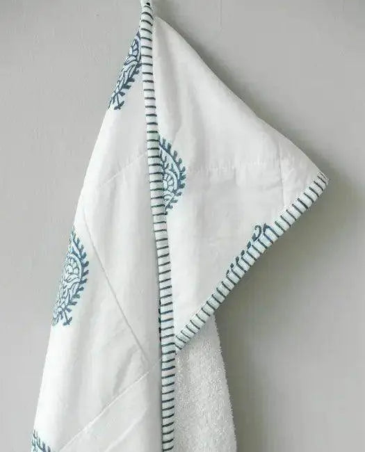 Adorable Hooded Baby Towel with Paisley Magic for Cozy Comfort - Estalios