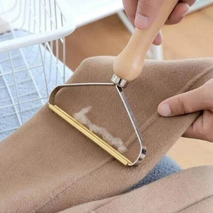Portable Pet Hair Remover Brush for Easy Fabric Cleaning - Estalios