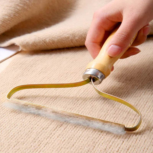 Portable Lint Remover Brush for Clothes and Fabrics - Estalios