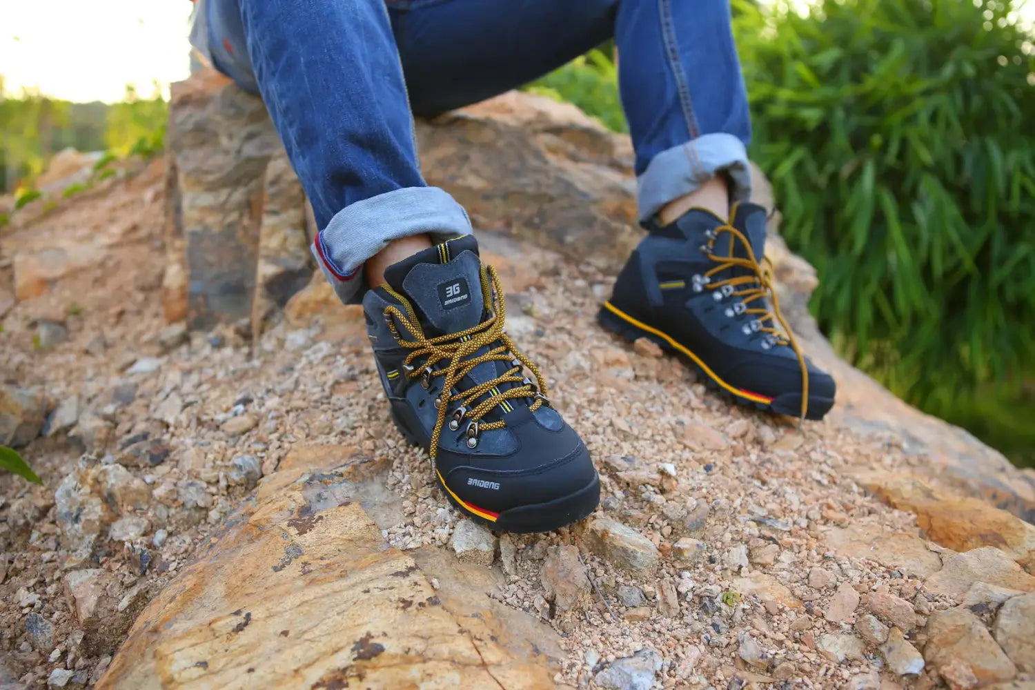 🌲 Ultimate Comfort – Premium Waterproof Hiking Shoes | Perfect for Outdoor Enthusiasts