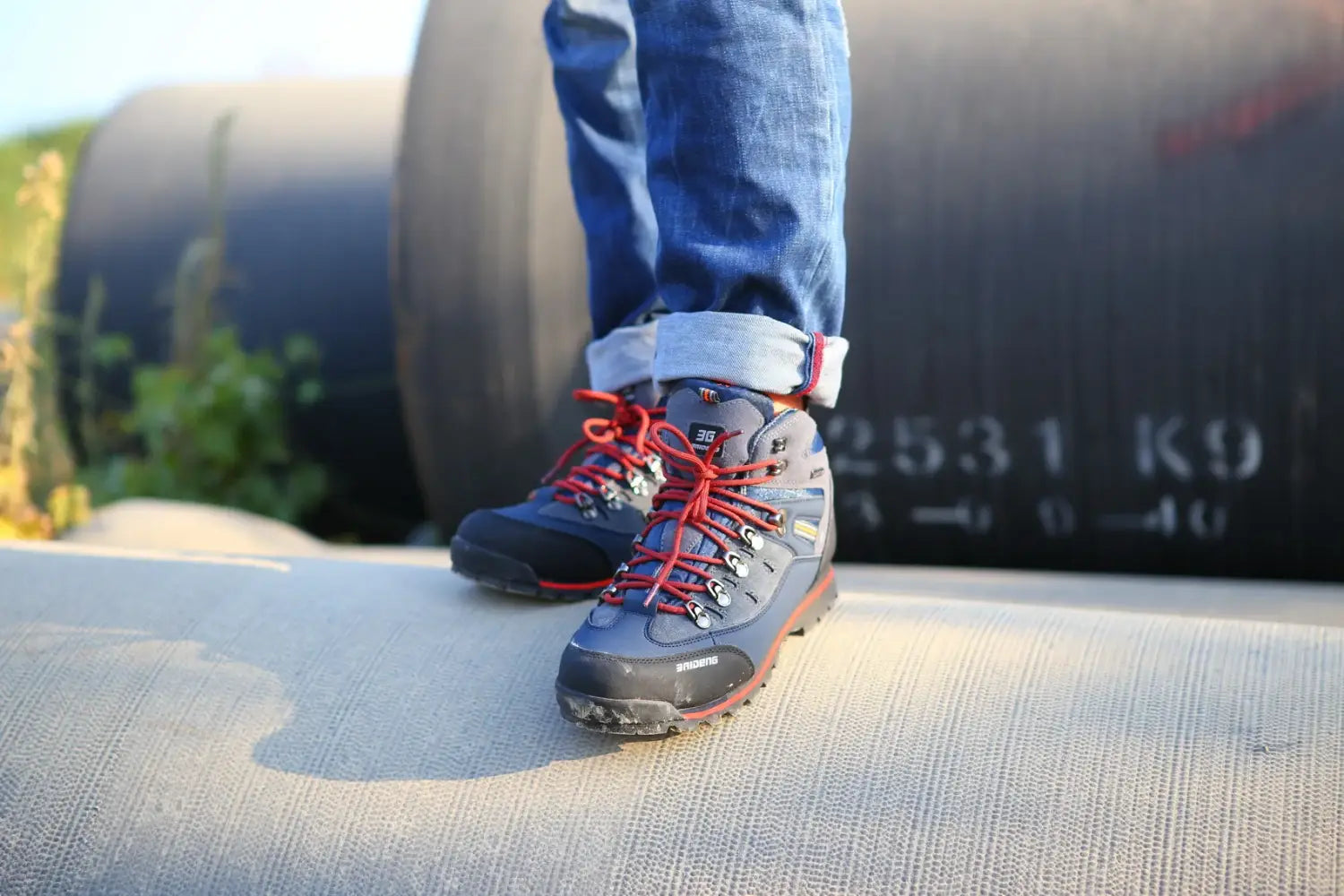 🌲 Ultimate Comfort – Premium Waterproof Hiking Shoes | Perfect for Outdoor Enthusiasts