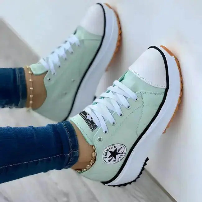 Light Green Platform Sneakers with Stylish Pattern Design - Estalios