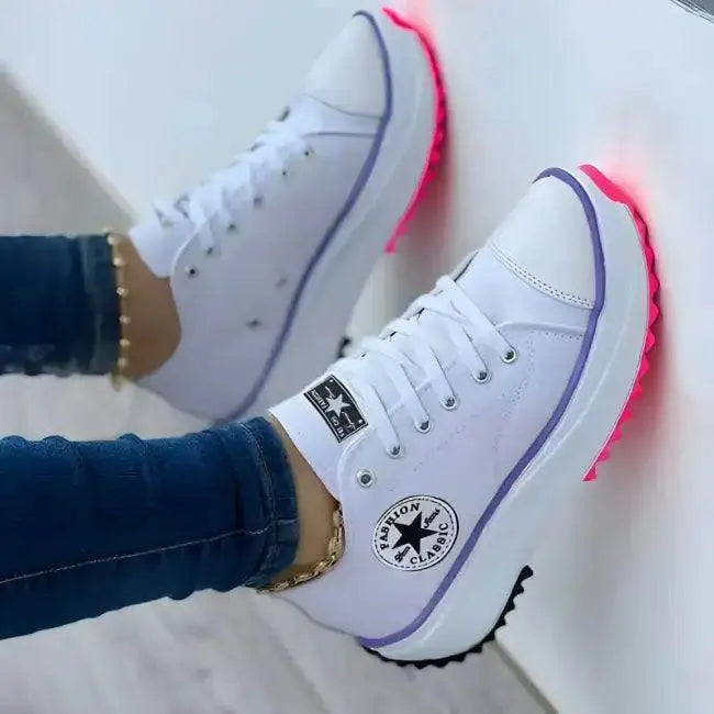 Light Green Platform Sneakers with Stylish Pattern Design - Estalios