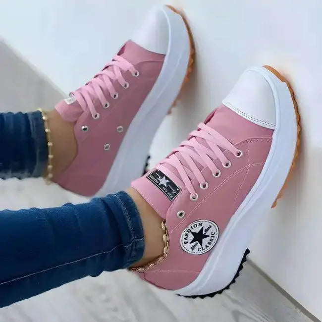 Light Green Platform Sneakers with Stylish Pattern Design - Estalios