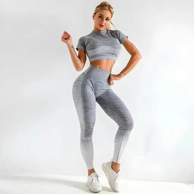 Sporty Chic Gray Pink Crop Set for Active Comfort - Estalios