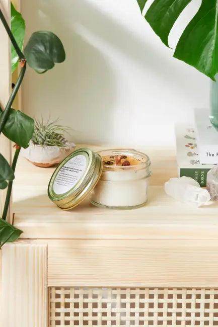 Abundant Radiance Aromatic Candle for Positive Energy - Estalios