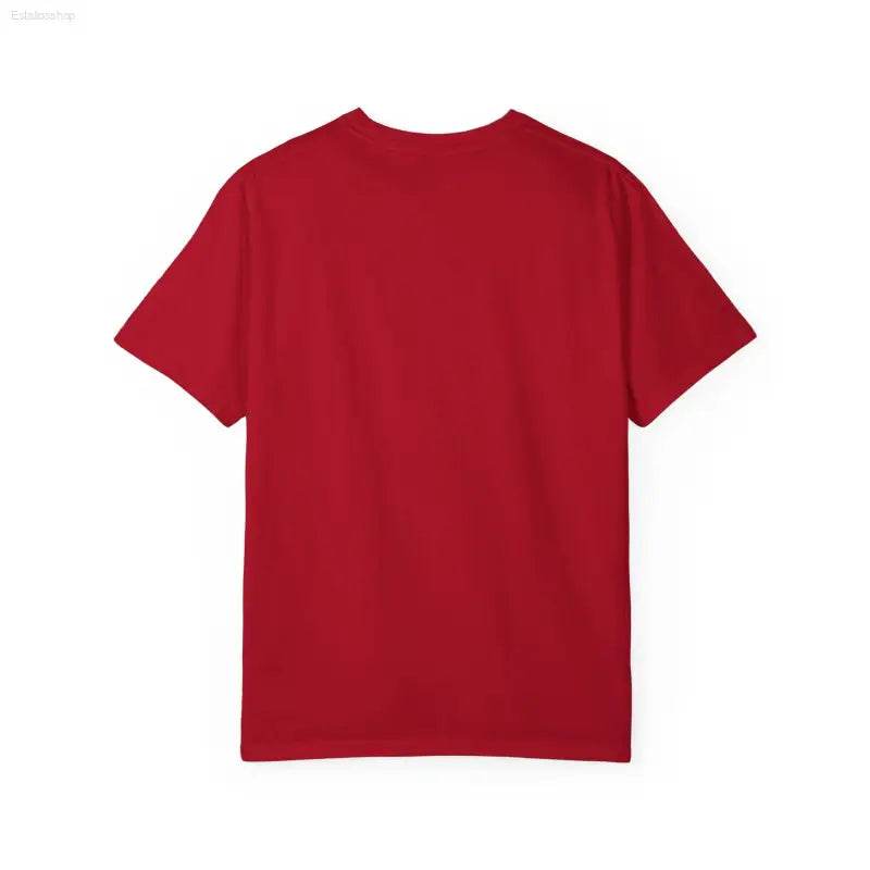 Red short-sleeved t-shirt.