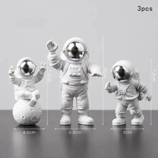 Astronaut Statues Decorative Lamp Set for Unique Home Decor - Estalios