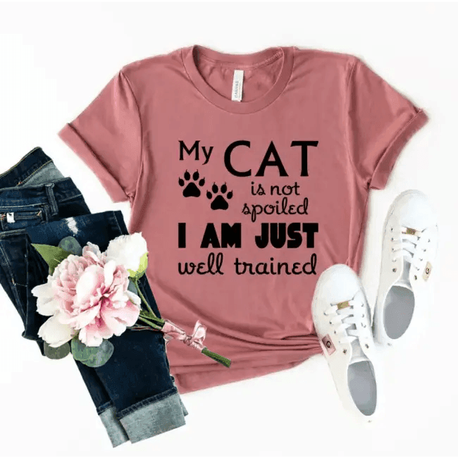 Cat-Themed T-Shirts in Light Green, Mauve, and Peach Colors - Estalios