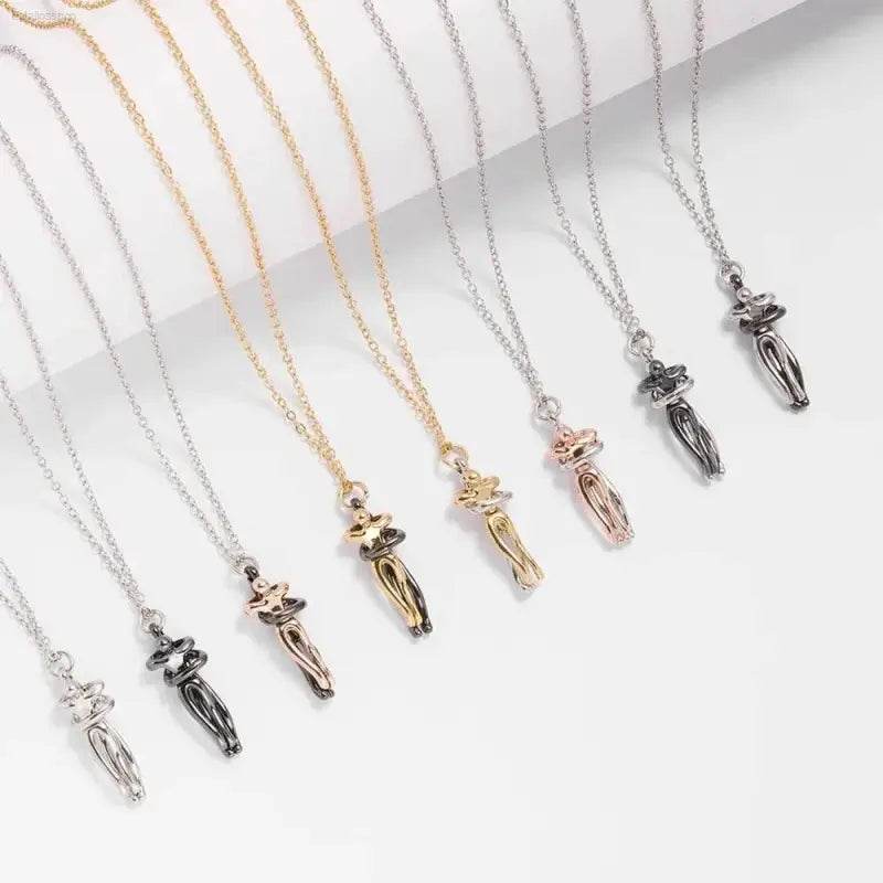 Chic Black Hug Pendant Necklace for Couples - Elegant Design - Estalios