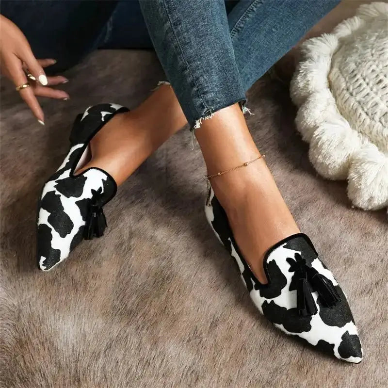Chic Leopard Print Pointy Muller Shoes with Comfortable Slip - On Design for Fashionable Women Sizes 40 - 43 - EstaliosShop