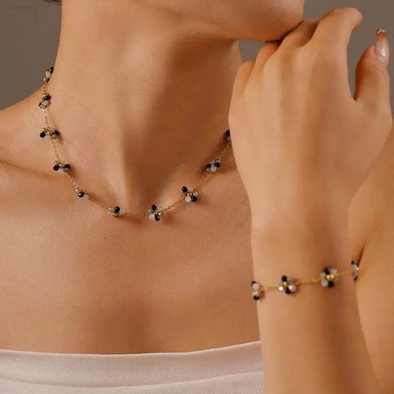 Floral beaded necklace and bracelet set.
