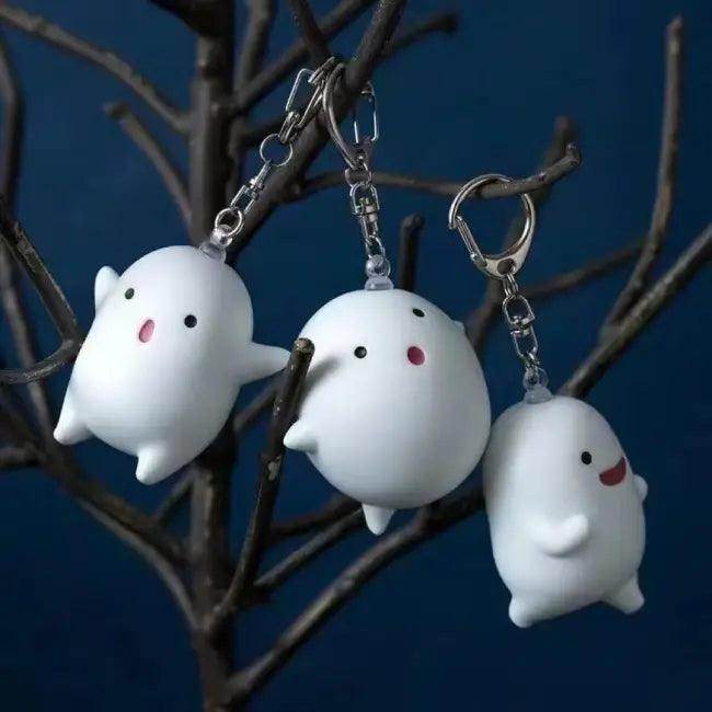 Hauntingly Cute White Ghost Keychain Trio for Whimsical Fun - Estalios