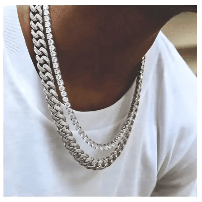 Glimmering Diamond Studded Necklace for Effortless Elegance - Estalios