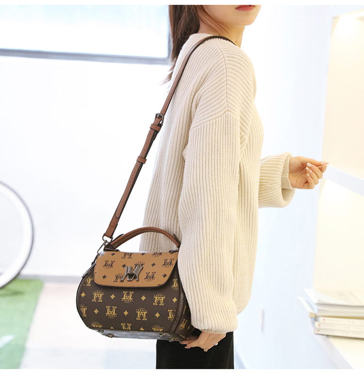 Simple Shoulder Messenger Bag Trendy Large Capacity Handbag