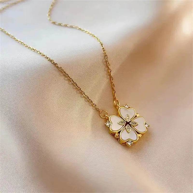 Fashion Retro Clover Heart Pendant Necklace for Women - Estalios