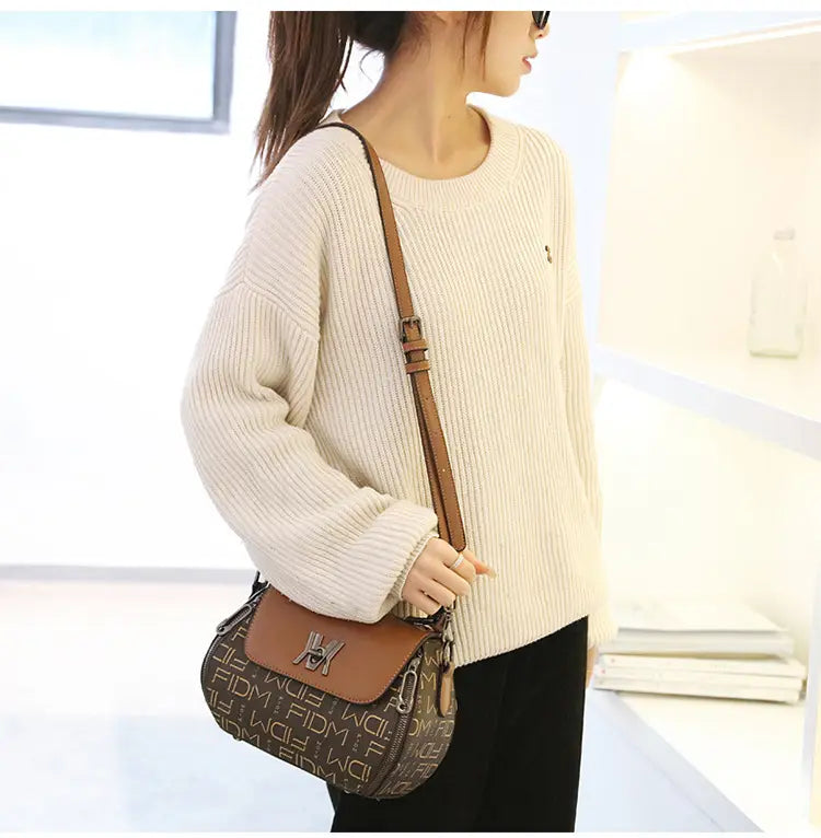 Simple Shoulder Messenger Bag Trendy Large Capacity Handbag