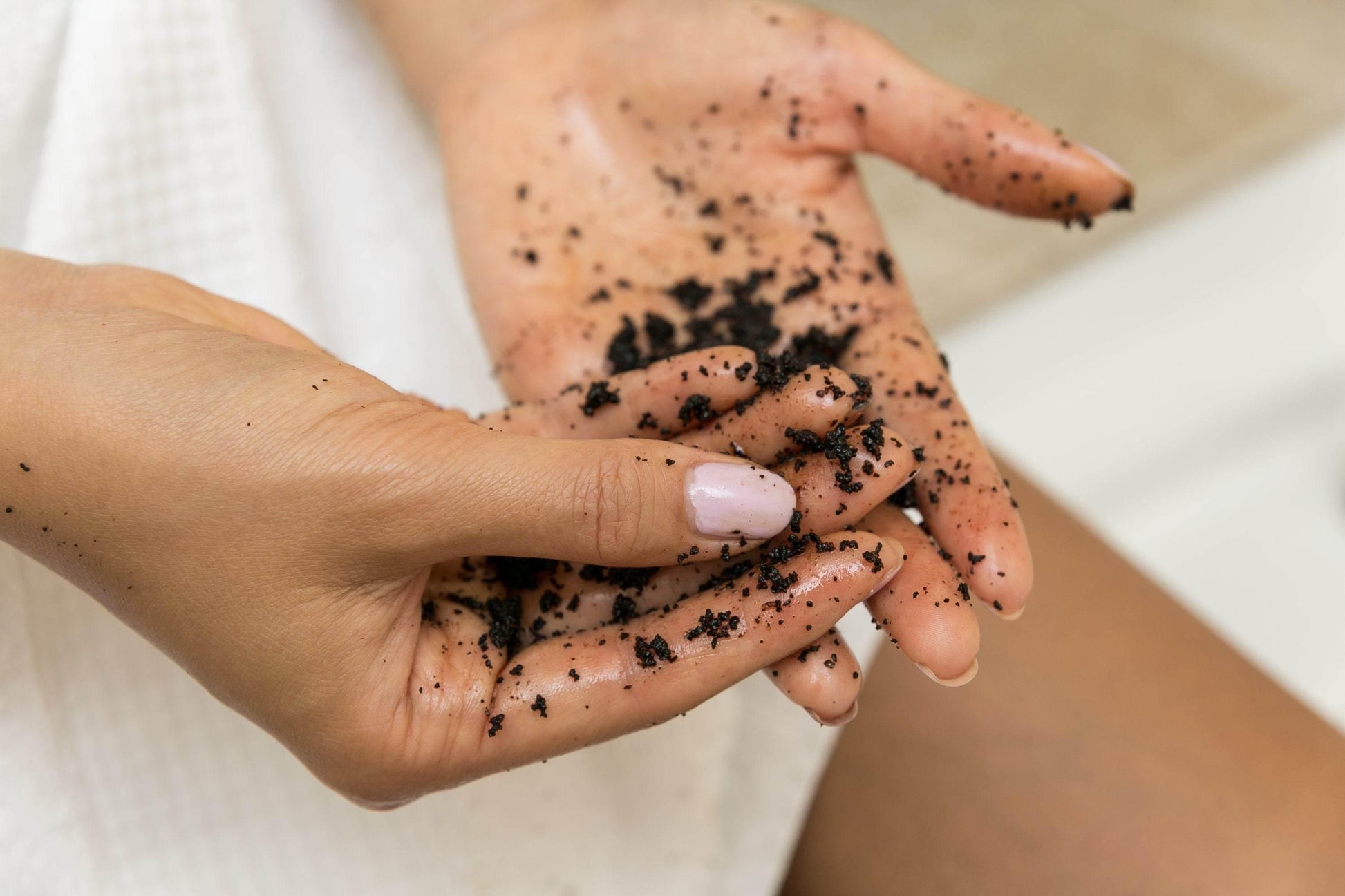 Discover Quality Fashion, Chic Handbags, and Premium Essentials for All 

Peppermint - Premium Coffee Scrub for Exfoliation and Skin Firming - Estalios