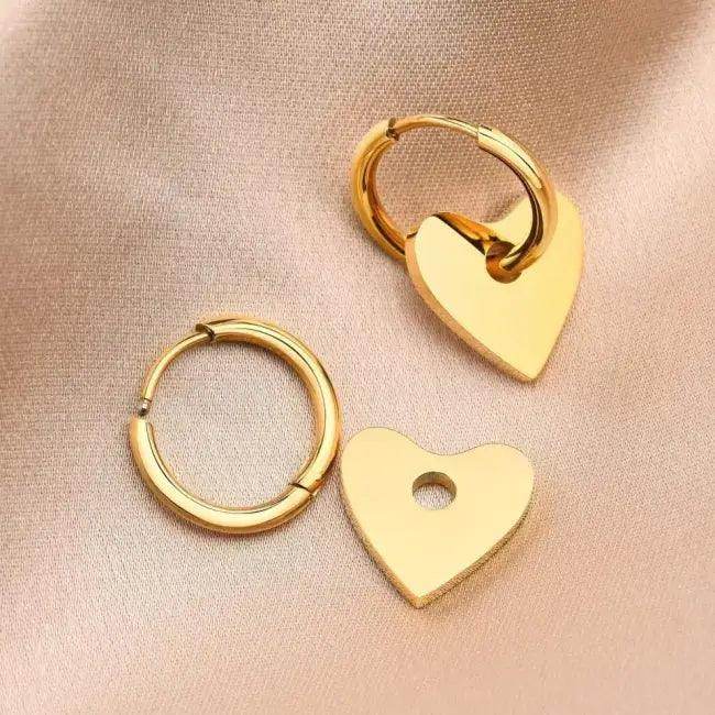 Gold Heart Earring Dee - Chic Heart Hoop Earrings for Every Occasion - Estalios