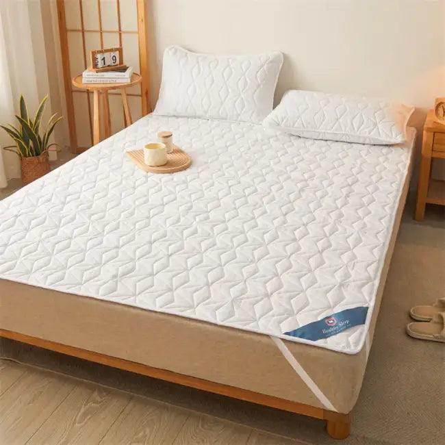 Gray Quilted Bedspread and Waterproof Mattress Protector Set for Ultimate Comfort - Estalios