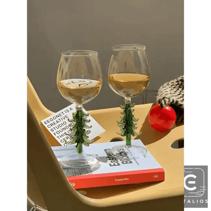 Cheerful Christmas Wine Glass Set for Festive Celebrations - Estalios