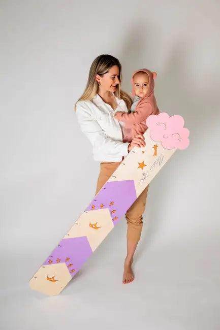 Princess Playroom Magic: Cozy Chair with Growth Charts - Estalios