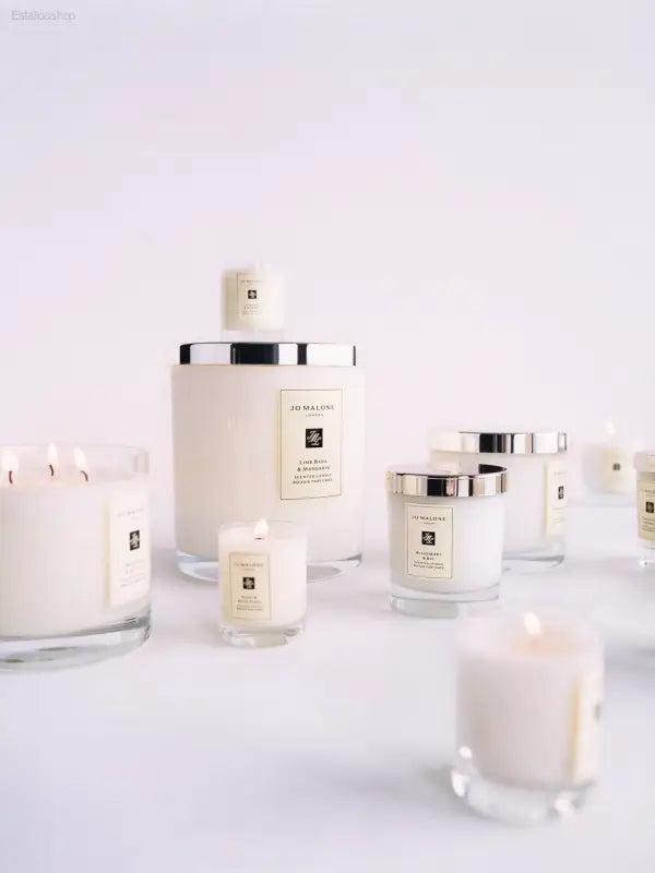 🕯️ Luxurious Aroma – Jo Malone London Blackberry & Bay Classic Candle | Perfect for Creating a Cozy Atmosphere - 200 g