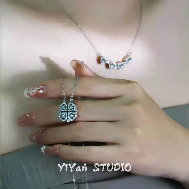 One Style for Dual-Wear Clover Emerald Necklace in Silver - Estalios