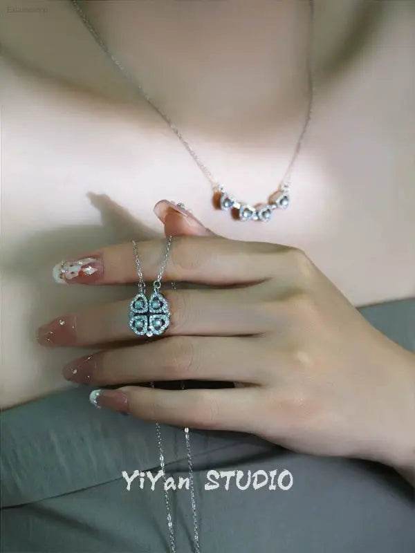 One Style for Dual-Wear Clover Emerald Necklace in Silver - Estalios