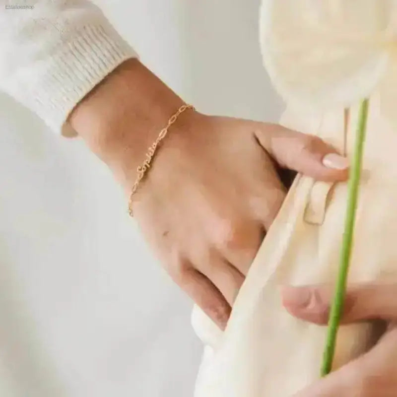 Personalized Gold Name Bracelet for Timeless Elegance - Estalios