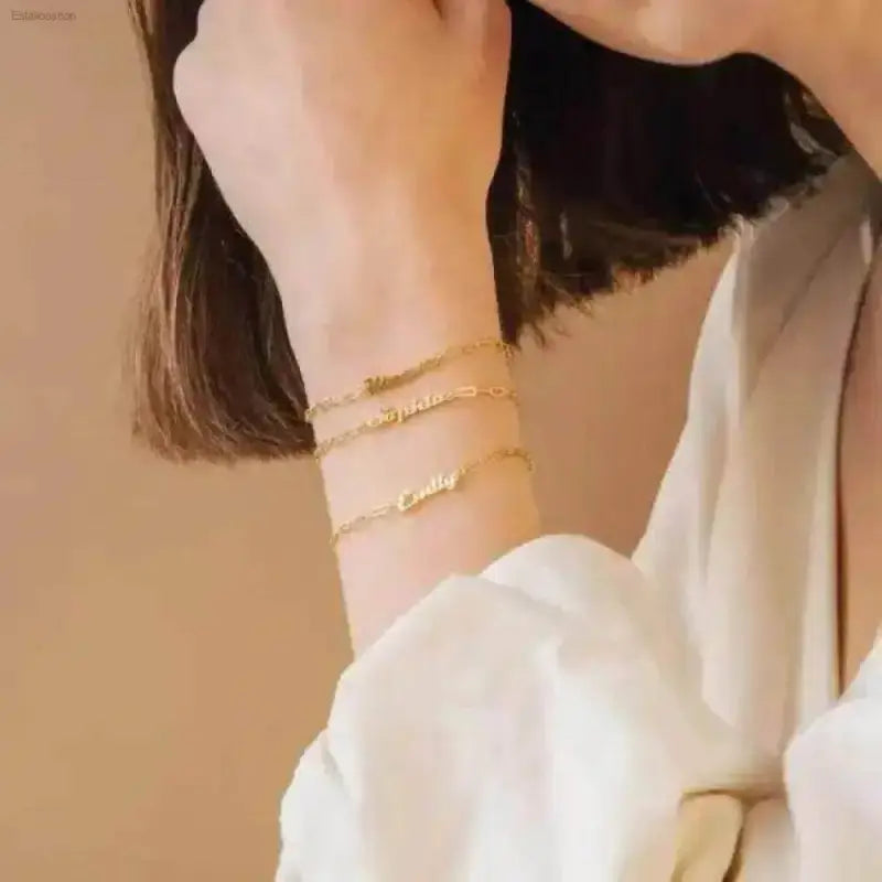 Personalized Gold Name Bracelet for Timeless Elegance - Estalios