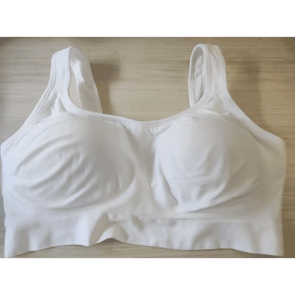 Unleash Invisible Support: The Seamless Black Bra! Experience unparalleled comfort and a smooth silhouette with our Black Seamless Bra. This bra is designed to disappear under - Estalios